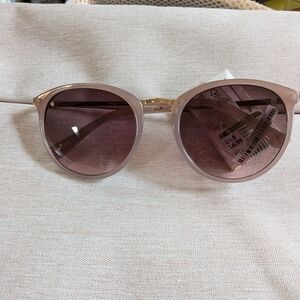 Pink Cat-Eye Sunglasses with Gradient Lenses